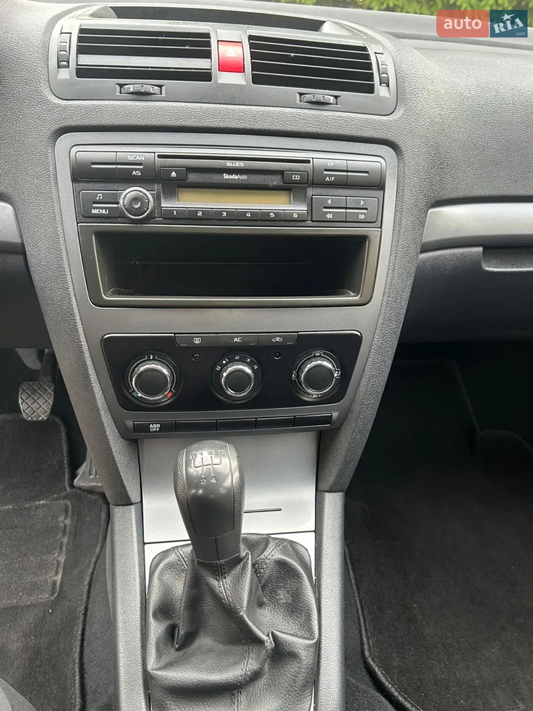 2011 Skoda Octavia - мініатюра 40