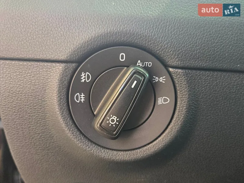 Skoda Octavia 2016 VIN TMBJJ7NE7G0201080 фото оголошення 13 з 64
