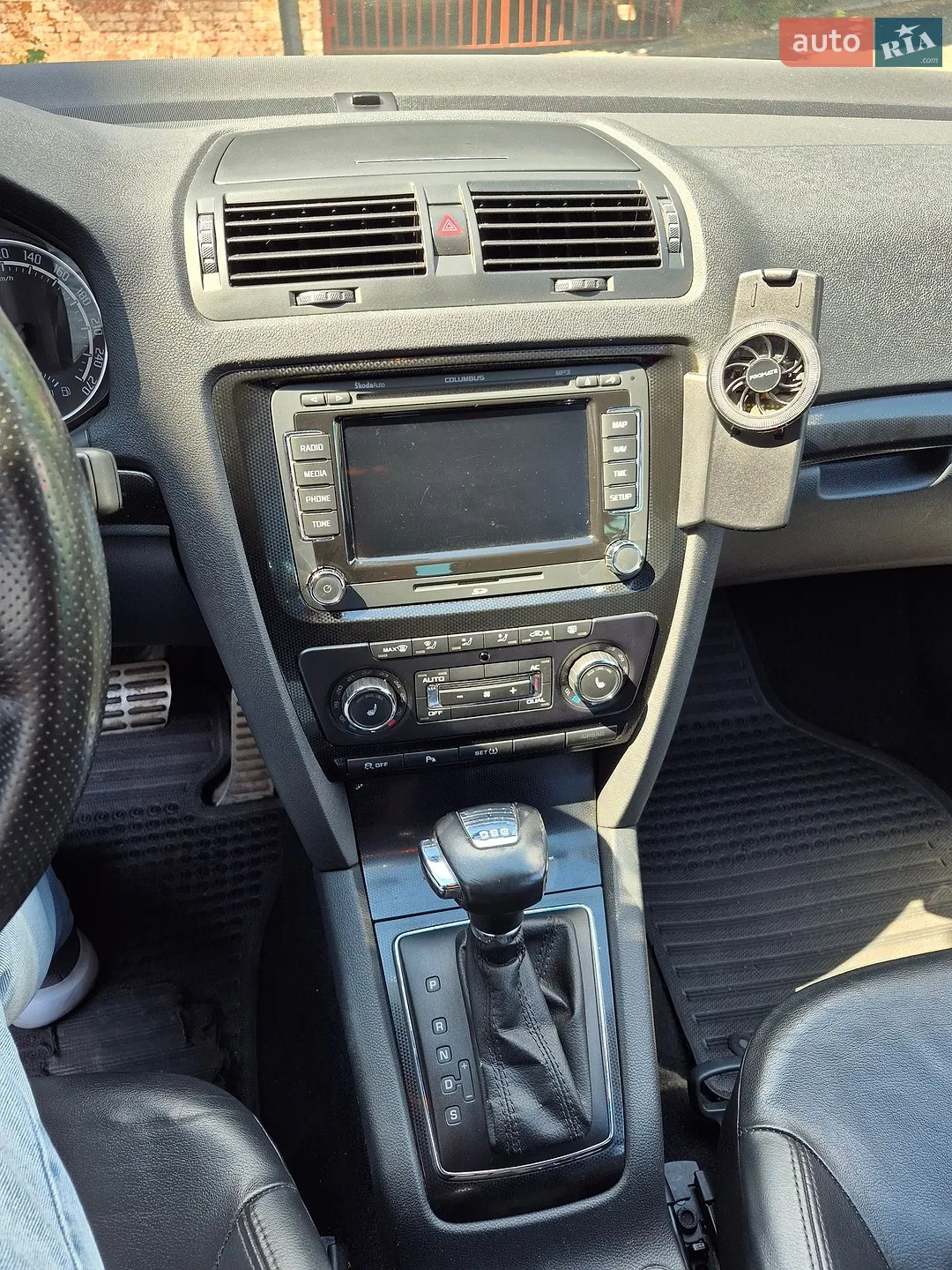 2011 Skoda Octavia - мініатюра 22