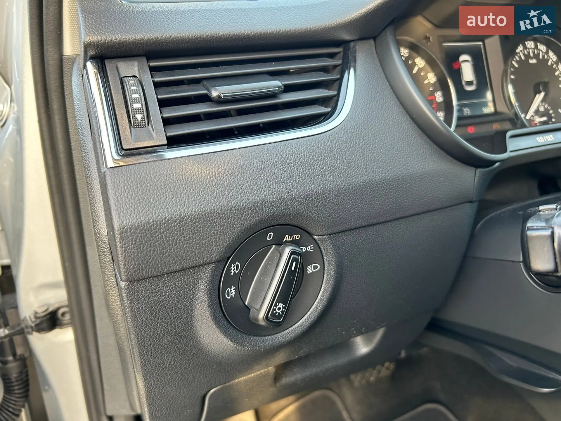 2015 Skoda Octavia - мініатюра 15