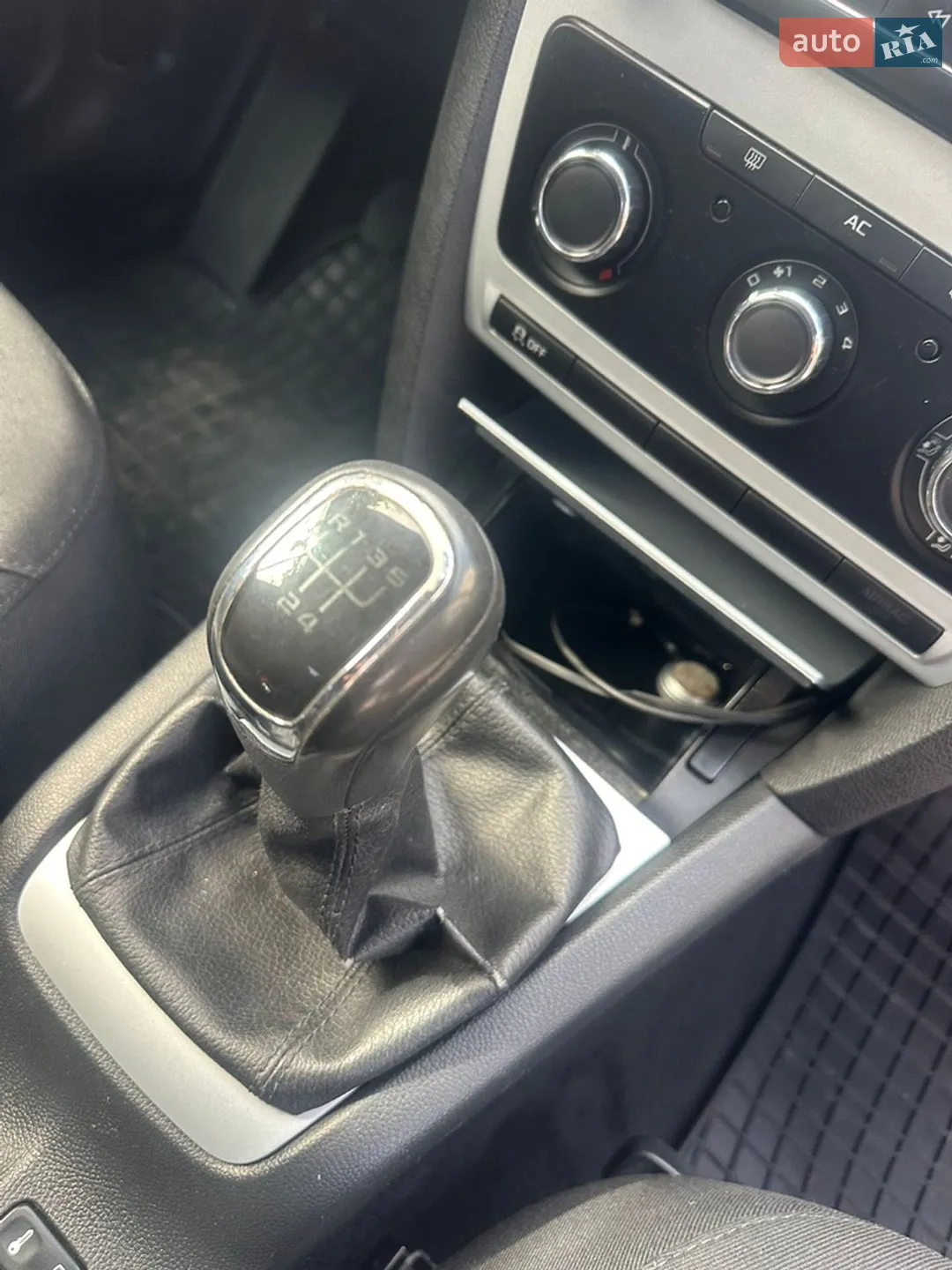 2011 Skoda Octavia - мініатюра 29