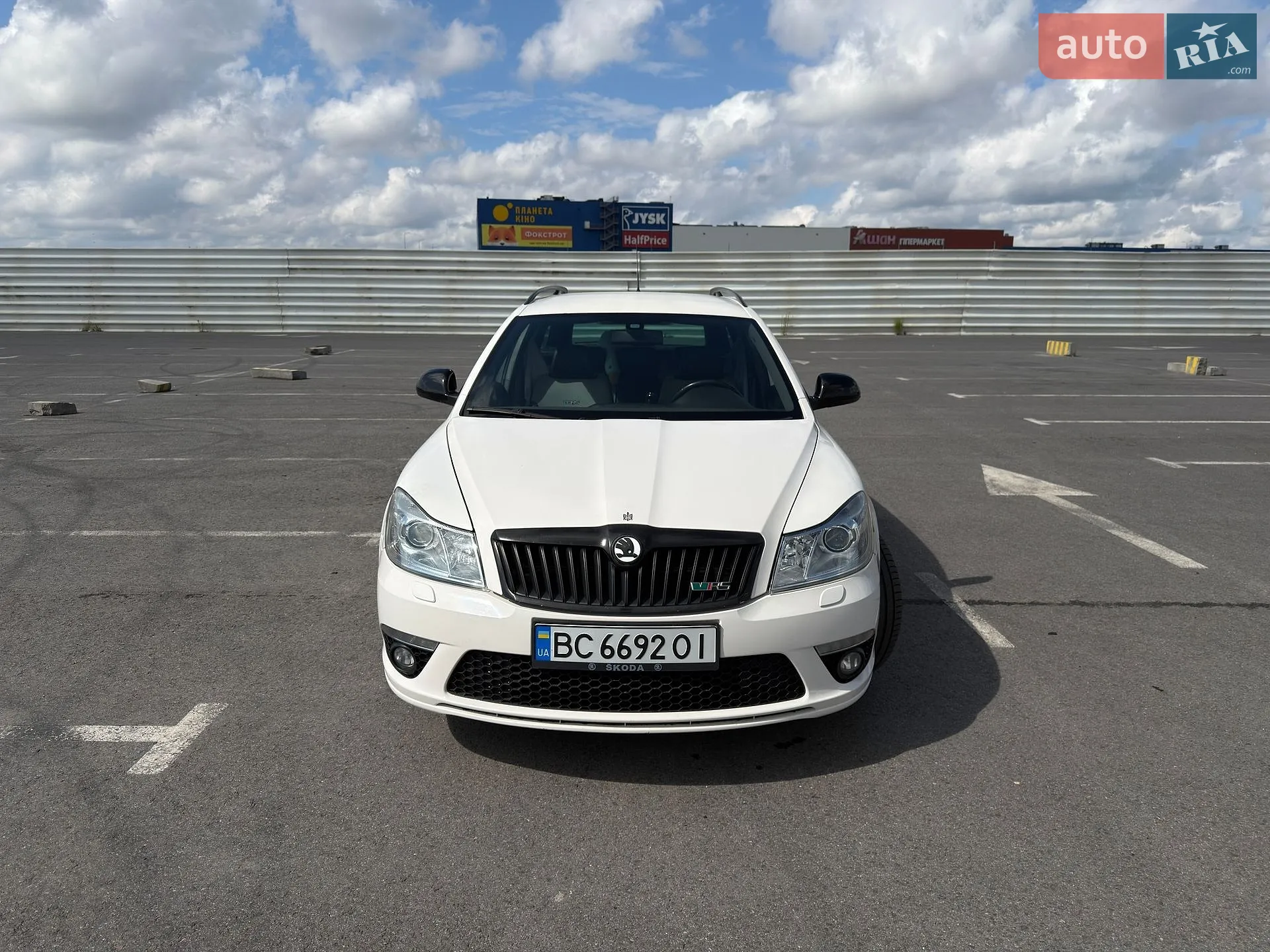 2010 Skoda Octavia - мініатюра 2