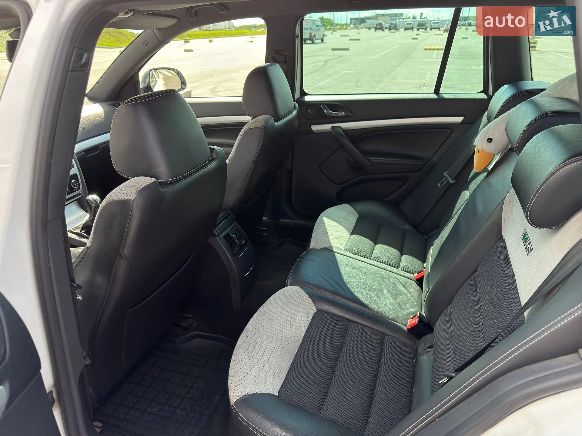 2010 Skoda Octavia - мініатюра 9