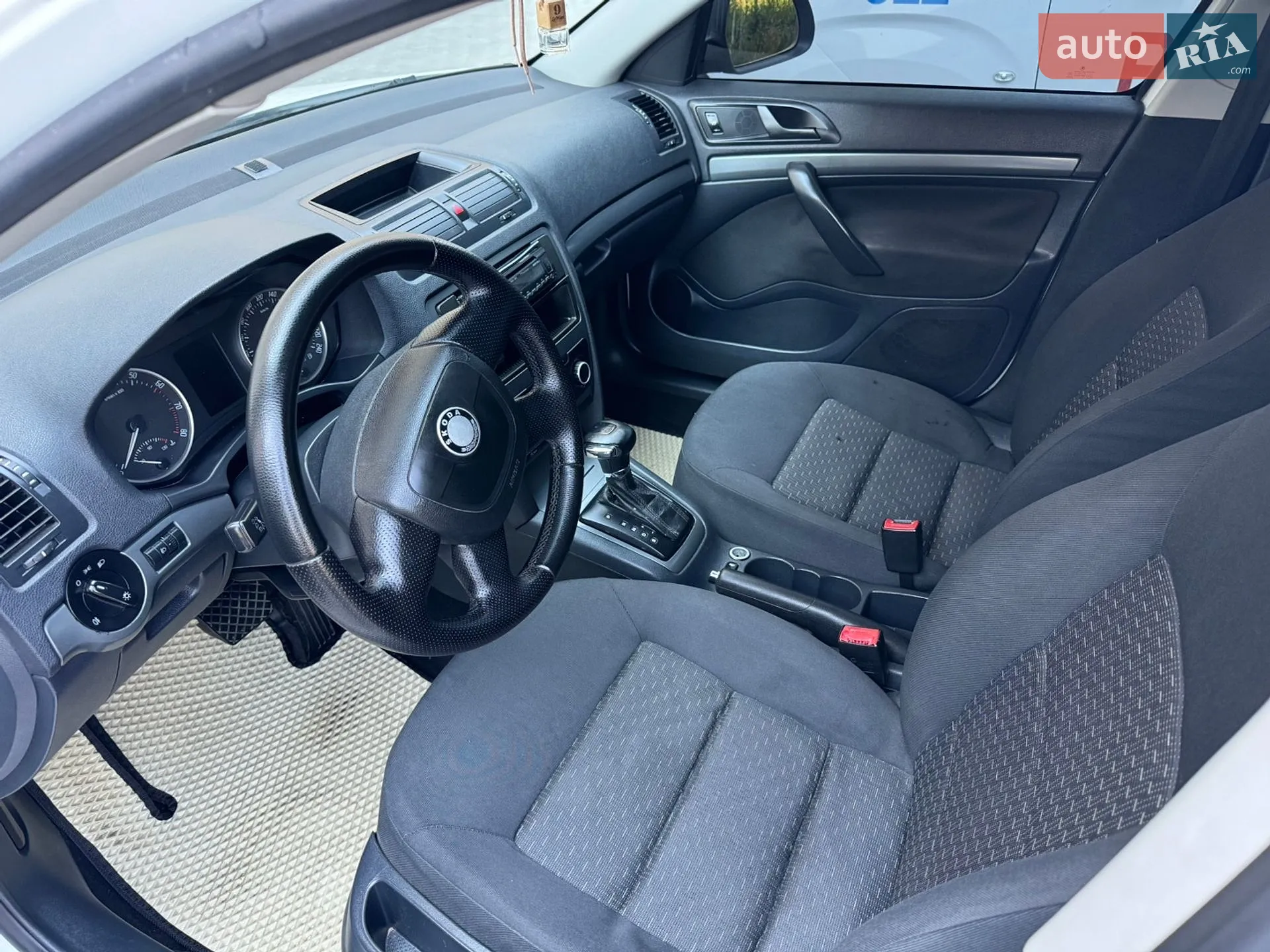 2012 Skoda Octavia - мініатюра 11