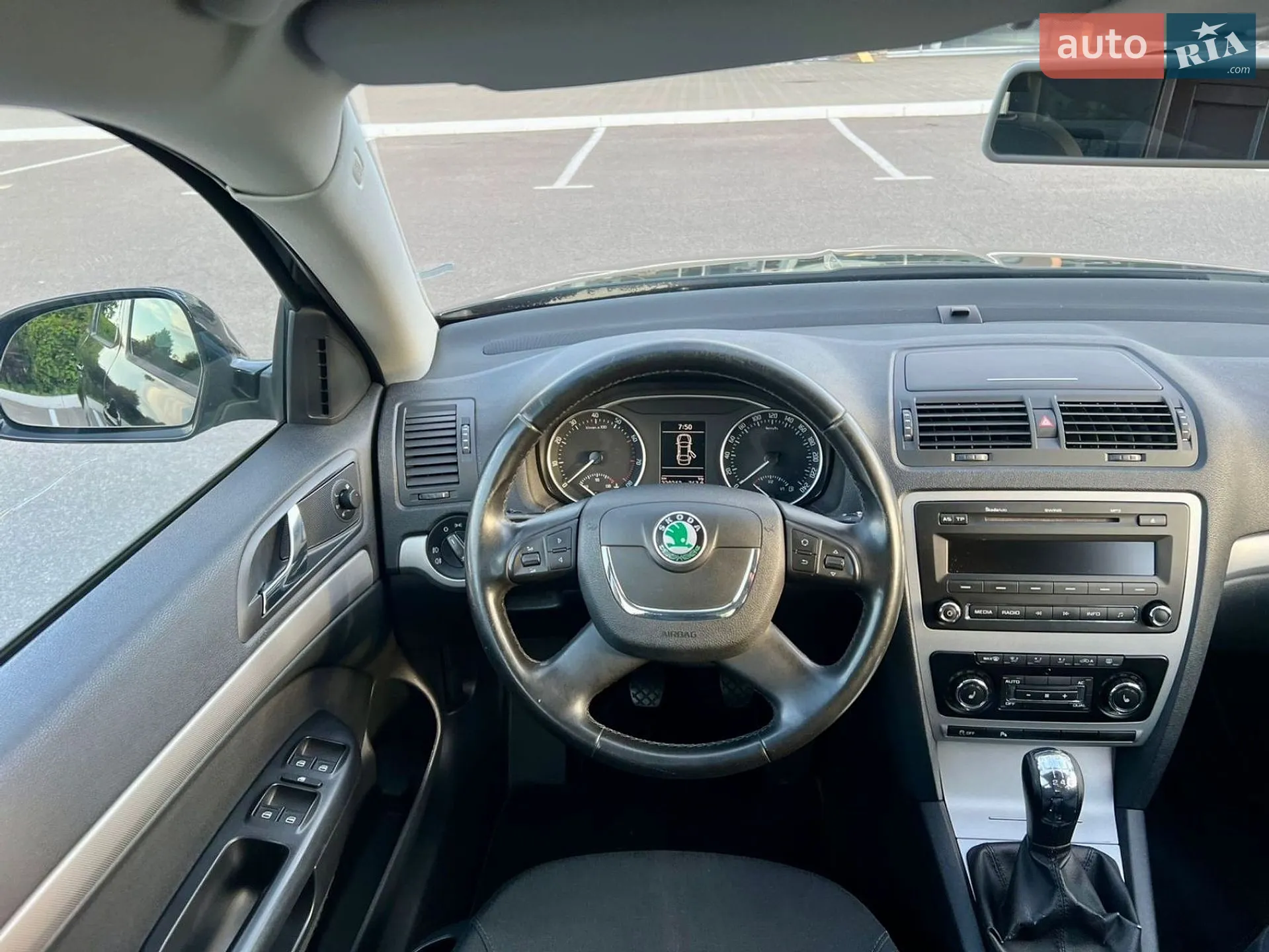 2010 Skoda Octavia - мініатюра 48