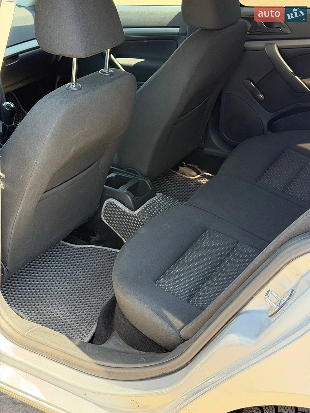 2010 Skoda Octavia - мініатюра 27