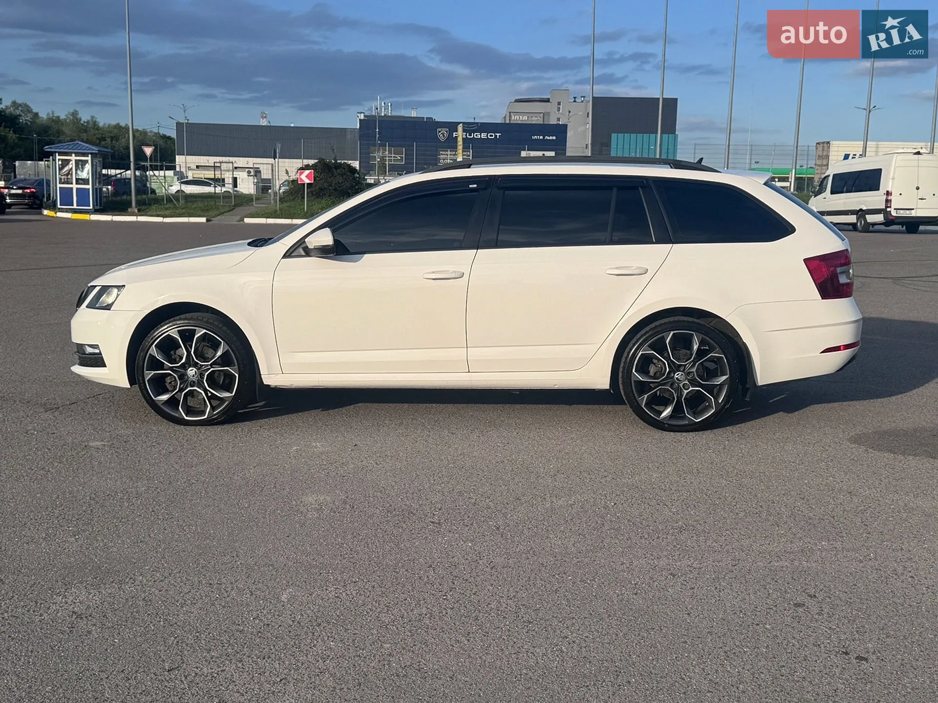 2017 Skoda Octavia - фото 1