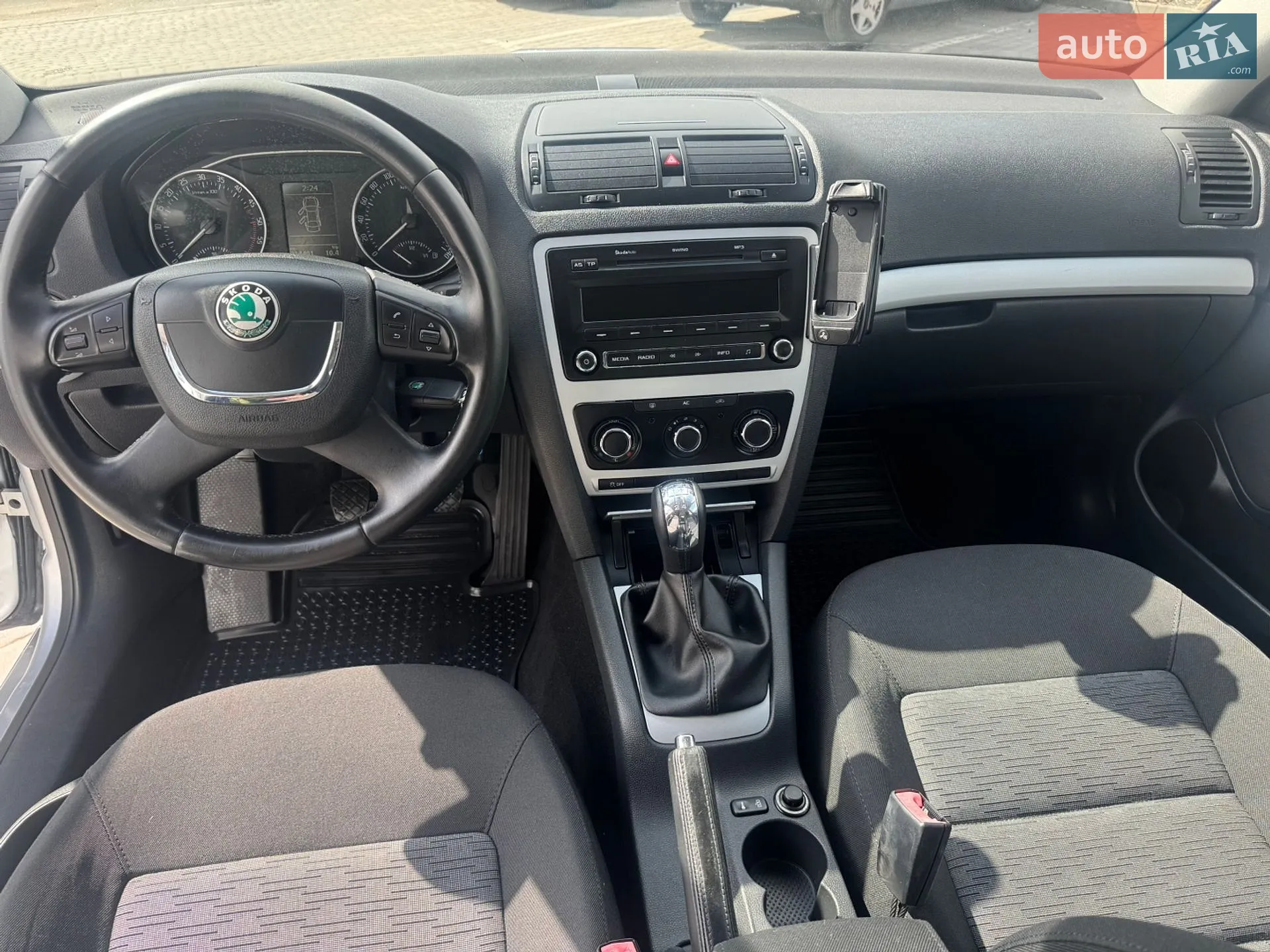 2010 Skoda Octavia - мініатюра 8