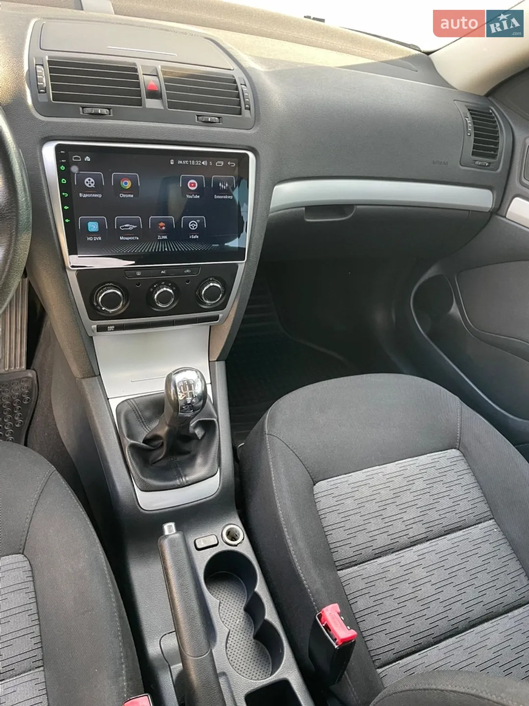 2010 Skoda Octavia - мініатюра 37