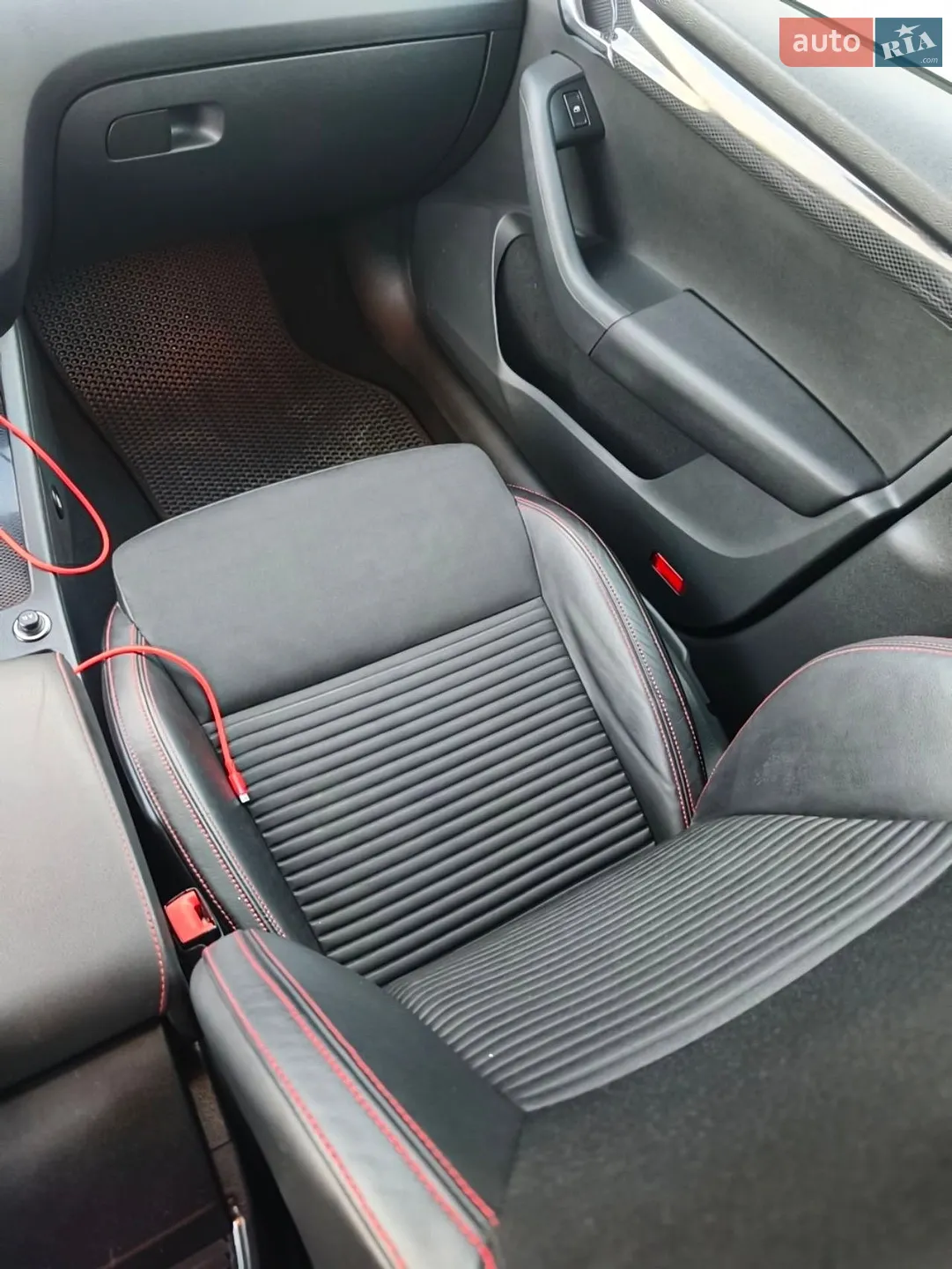 2016 Skoda Octavia - мініатюра 24