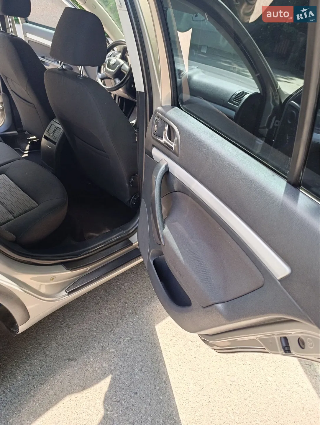 2010 Skoda Octavia - мініатюра 20