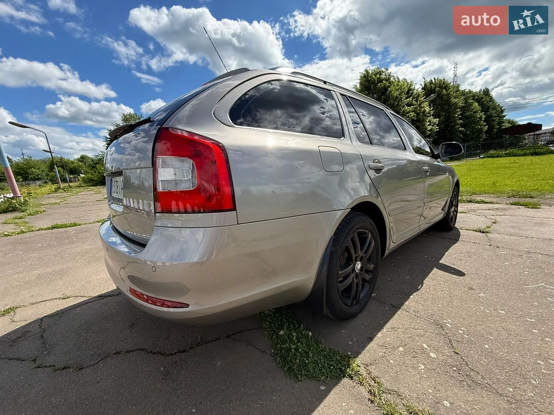 2011 Skoda Octavia - мініатюра 9