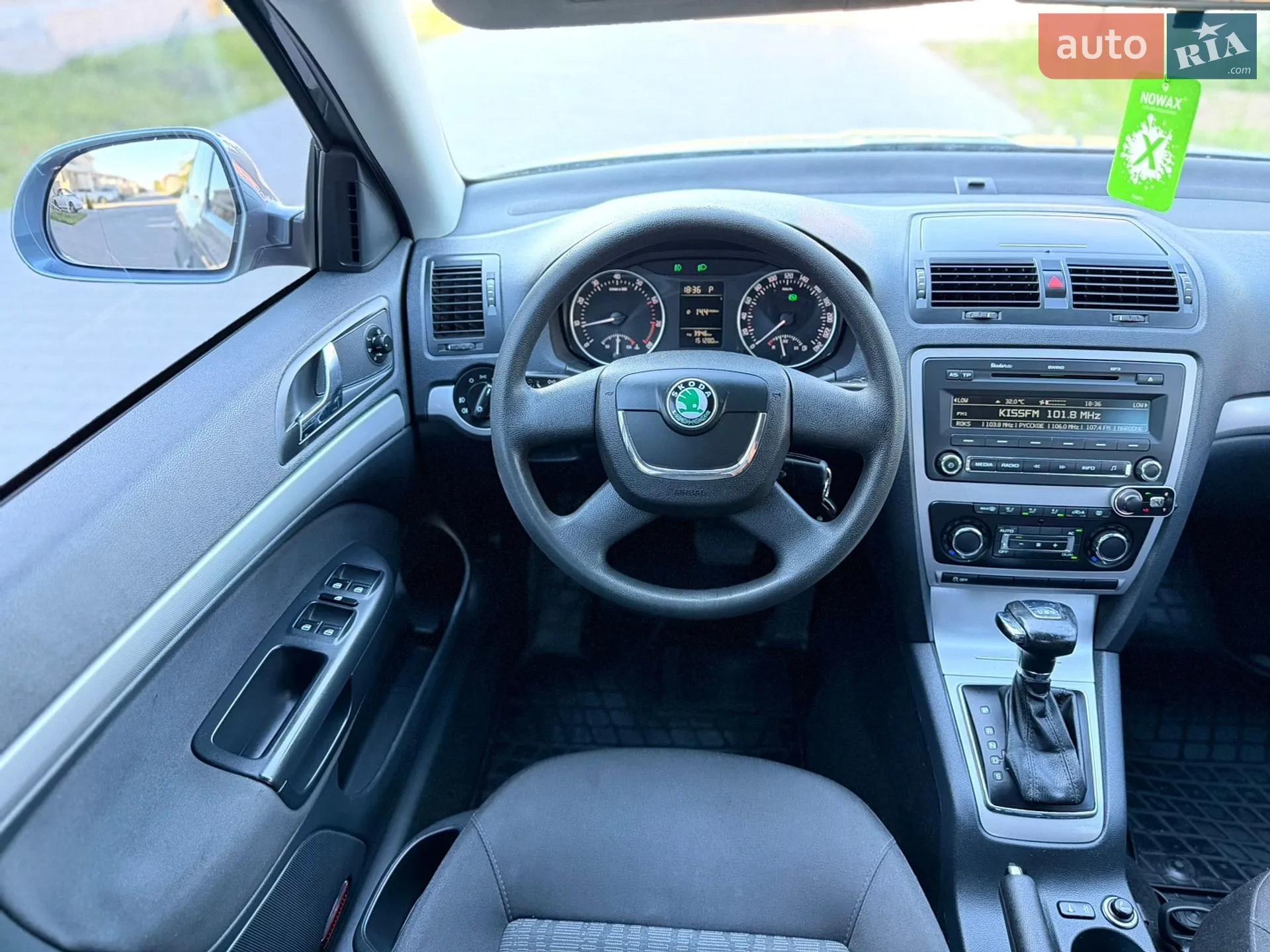 2011 Skoda Octavia - мініатюра 91