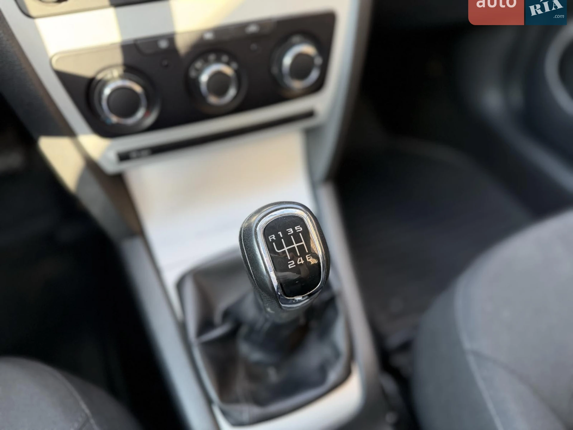 2011 Skoda Octavia - мініатюра 17