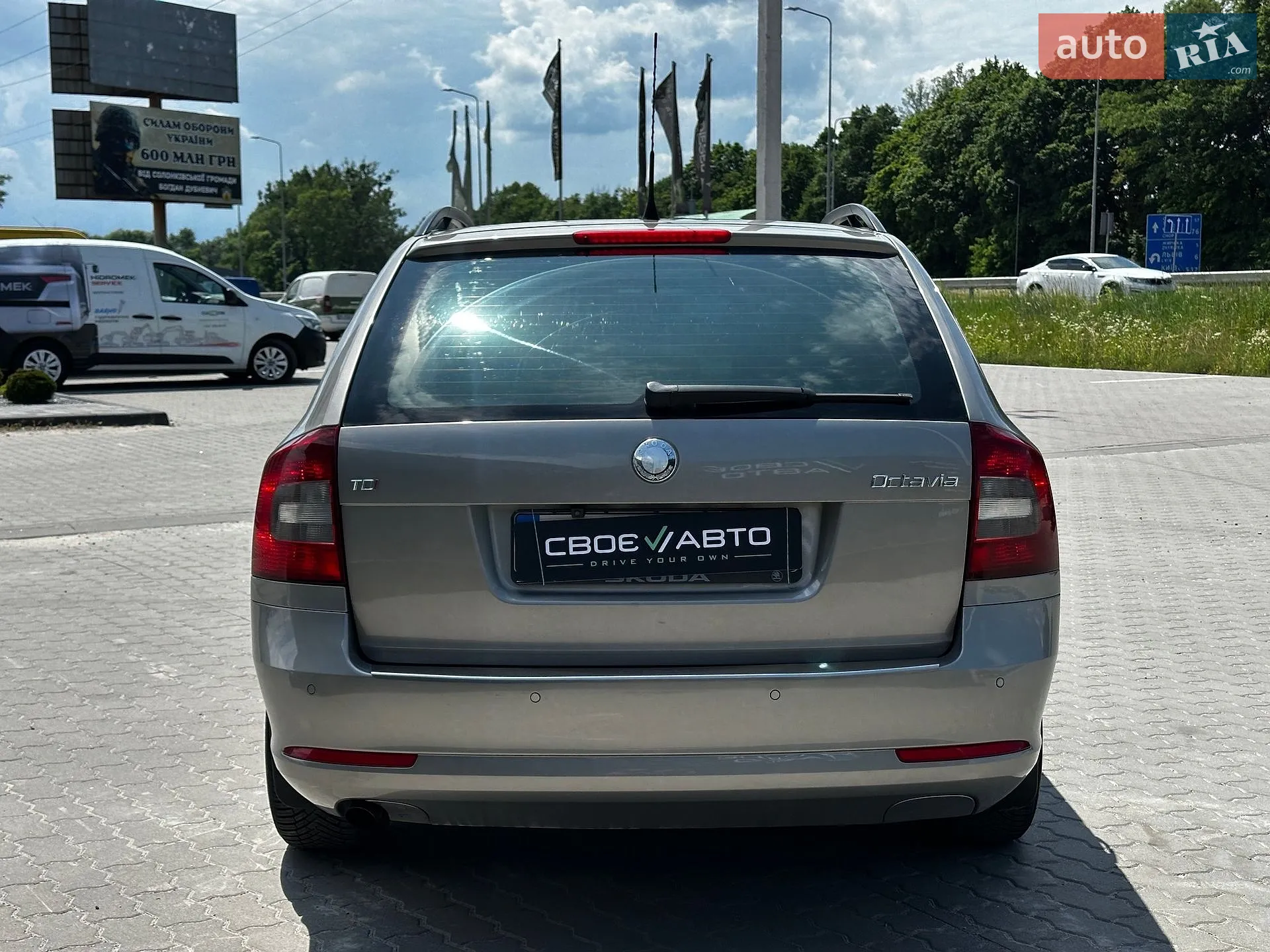 2011 Skoda Octavia - мініатюра 10
