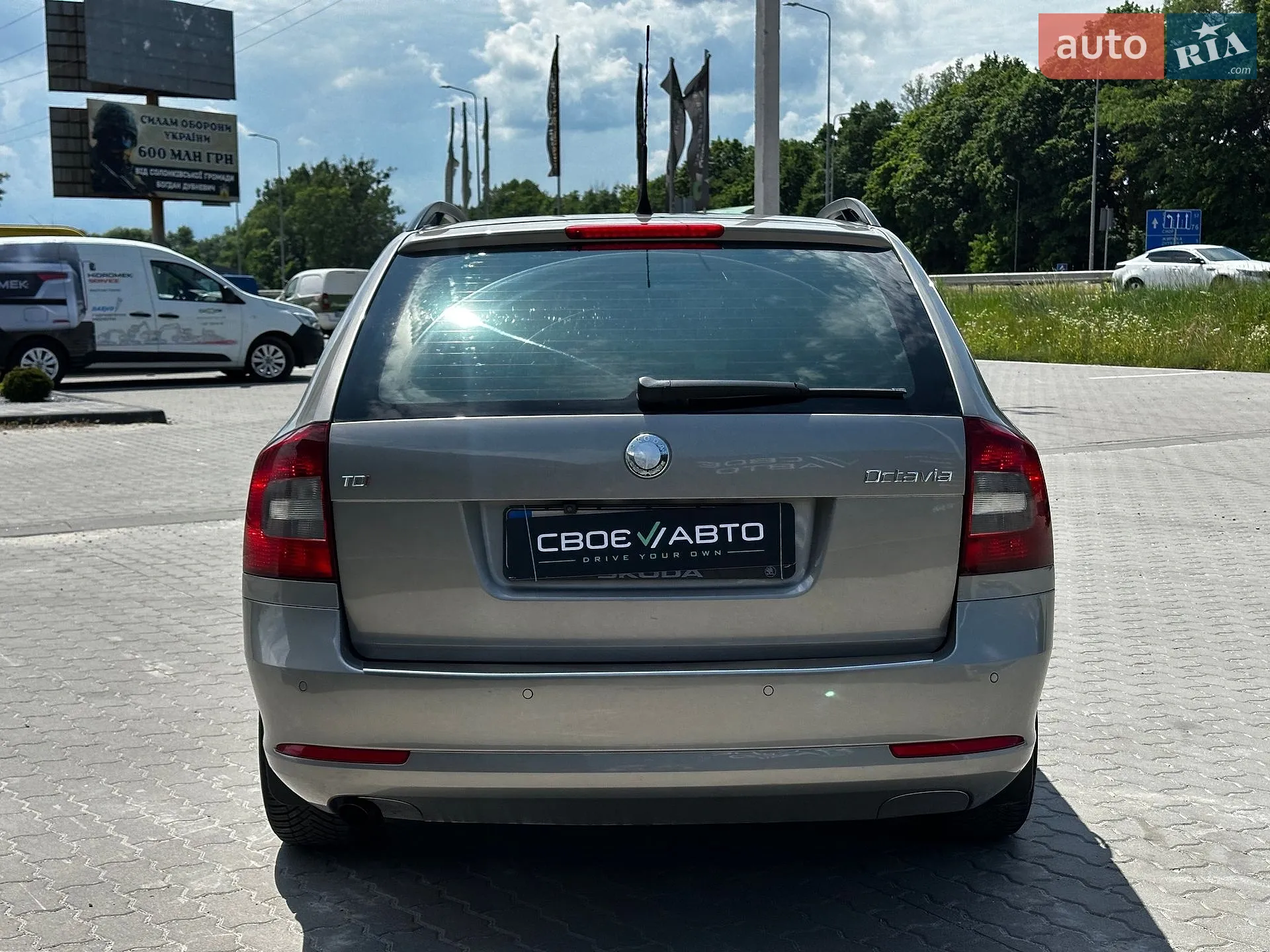 2011 Skoda Octavia - мініатюра 11