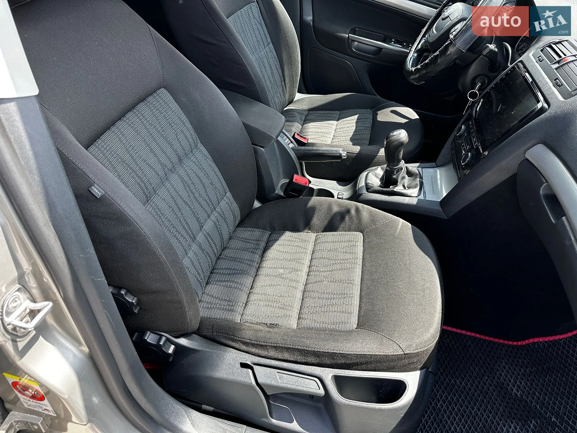 2011 Skoda Octavia - мініатюра 38