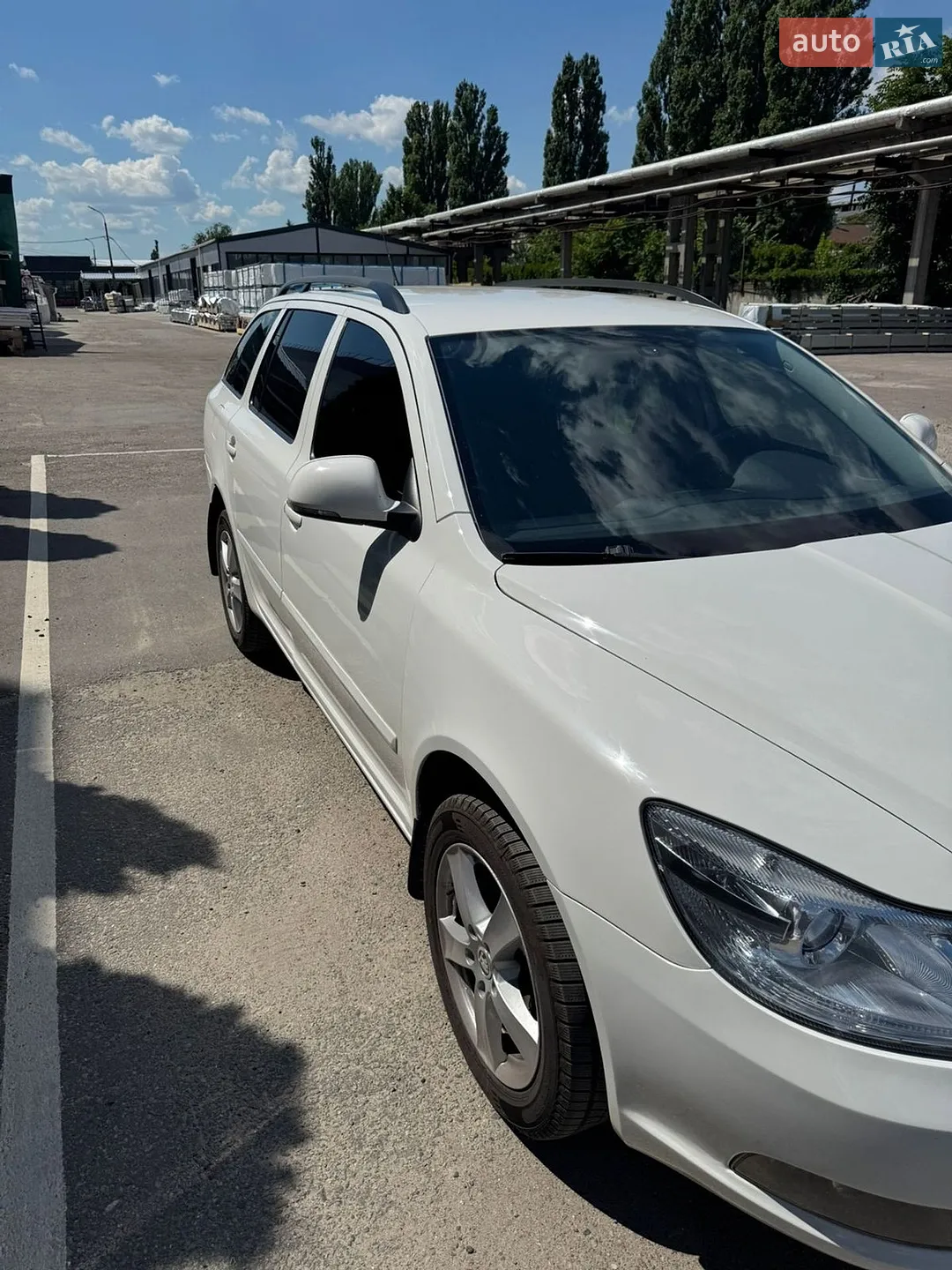 2010 Skoda Octavia - мініатюра 2