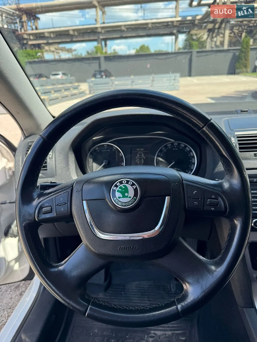 2010 Skoda Octavia - мініатюра 14