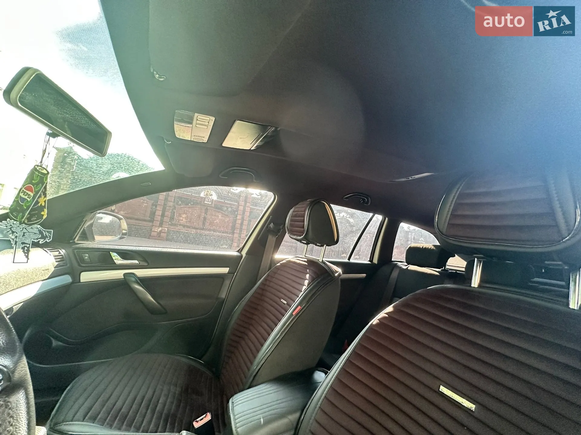 2010 Skoda Octavia - мініатюра 3