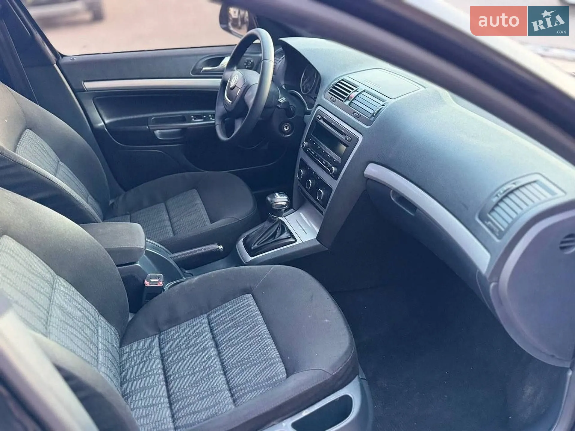 Skoda Octavia 2011 VIN TMBBK41Z3CB152757 фото оголошення 2 з 5
