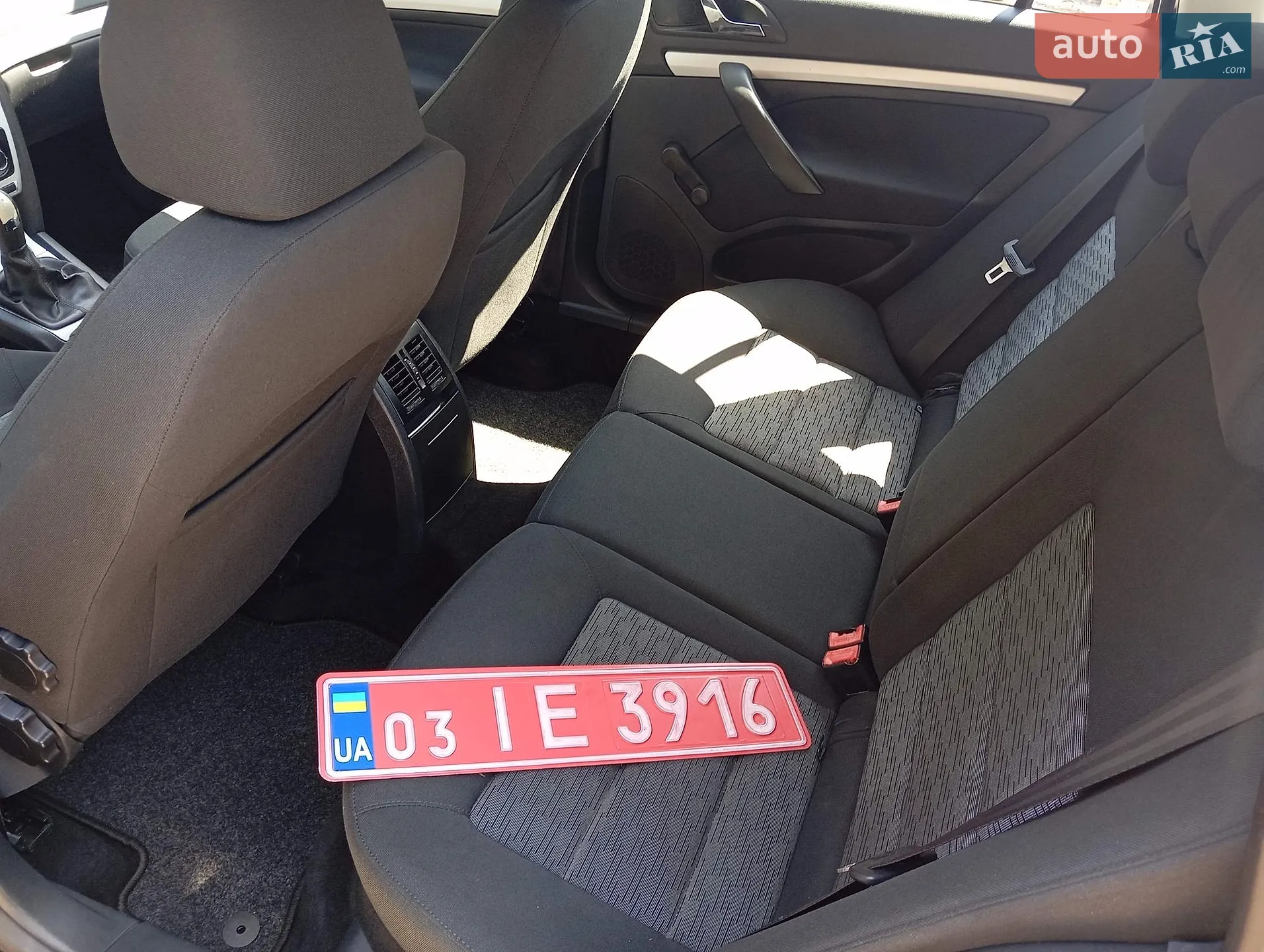 2010 Skoda Octavia - мініатюра 12
