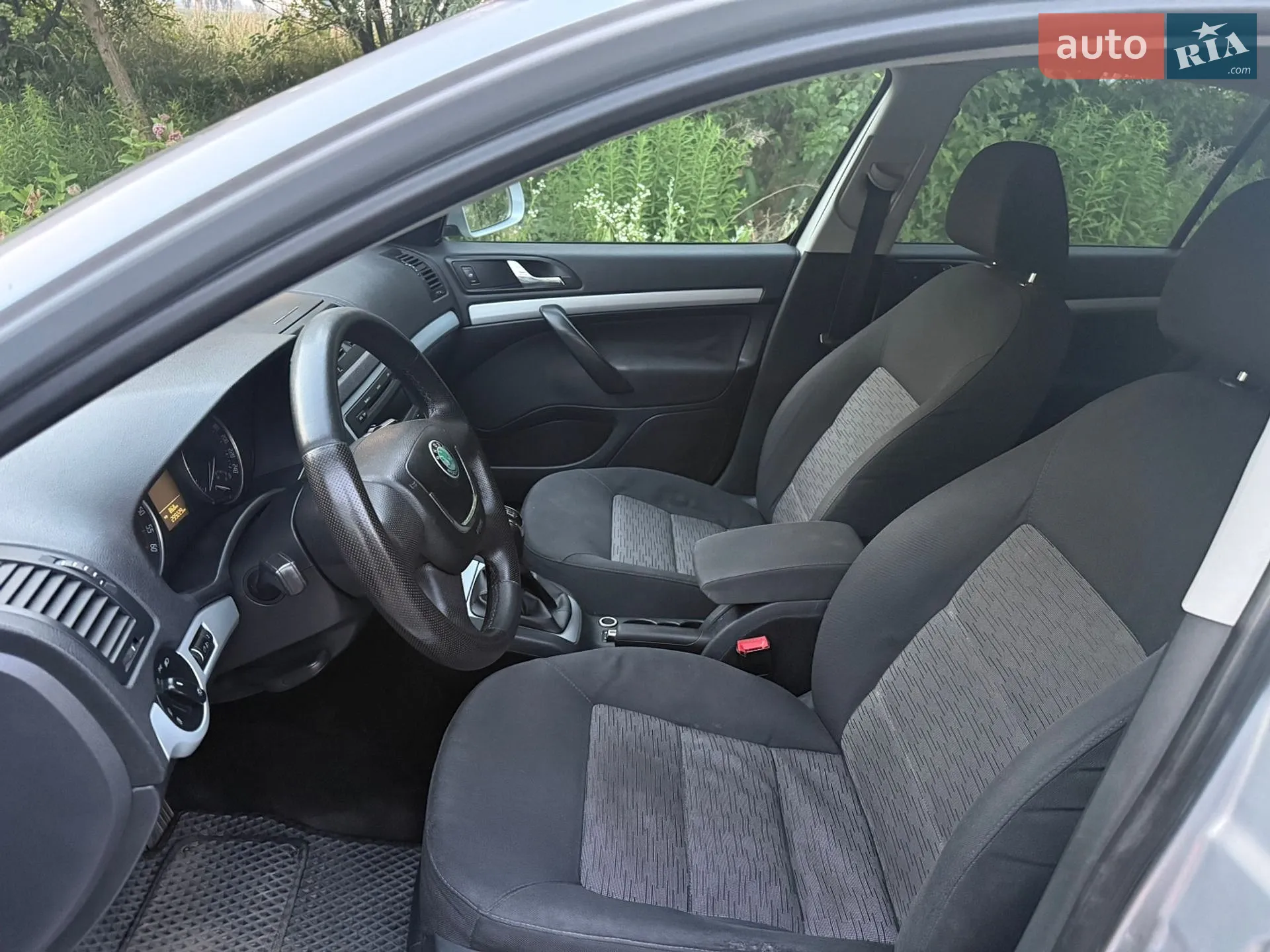 2010 Skoda Octavia - мініатюра 11