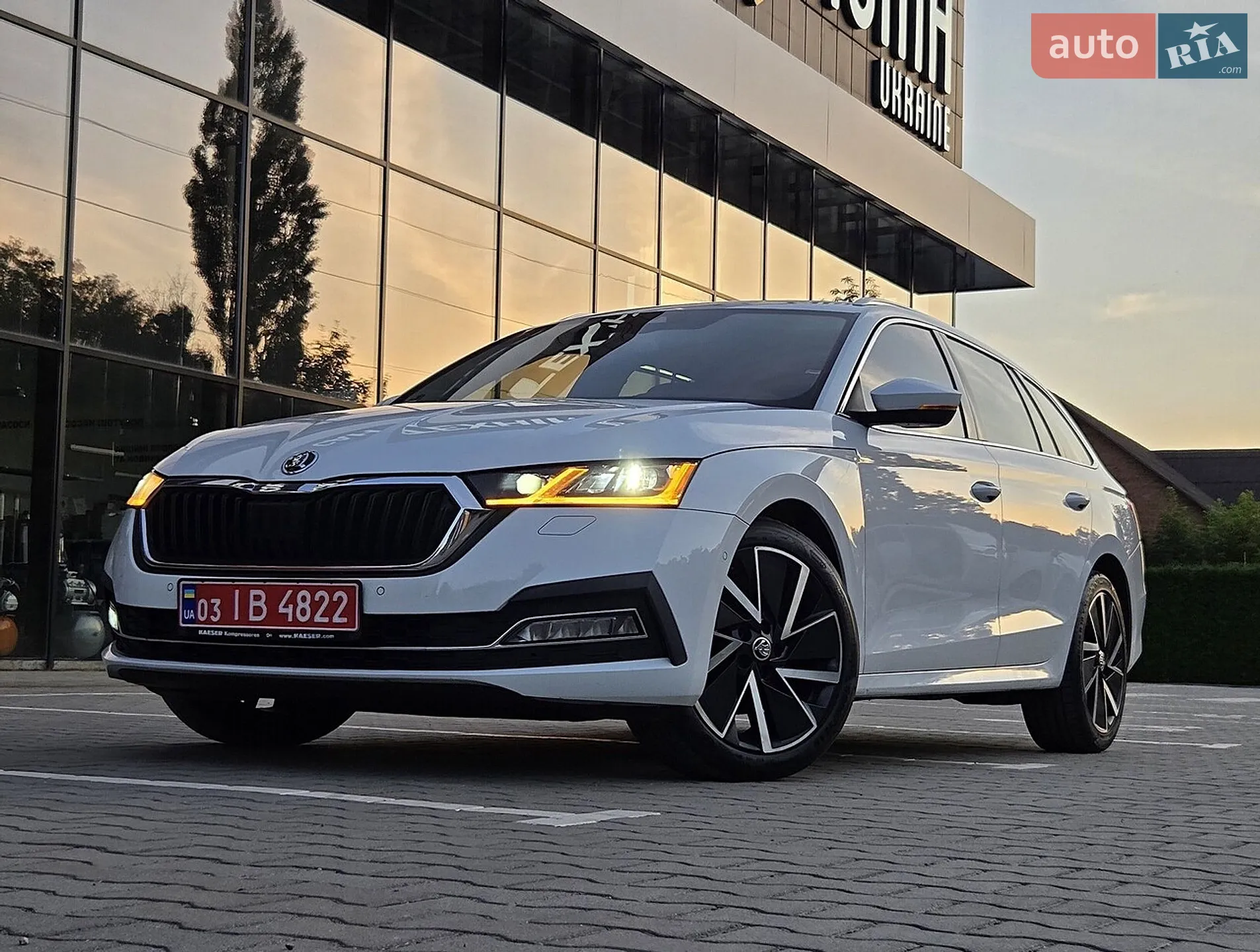 2022 Skoda Octavia - фото 1