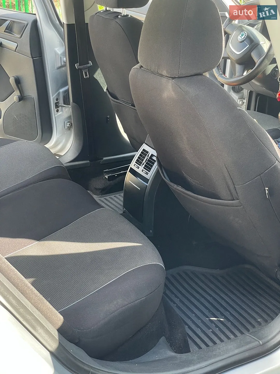 2010 Skoda Octavia - мініатюра 17