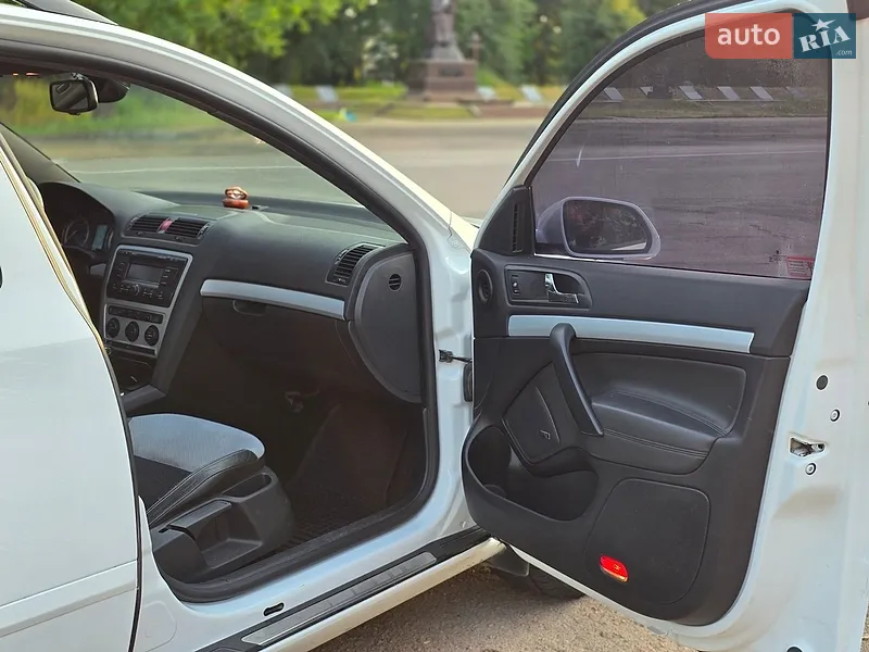 Skoda Octavia 2008 VIN TMBUH61Z782197338 фото оголошення 12 з 62