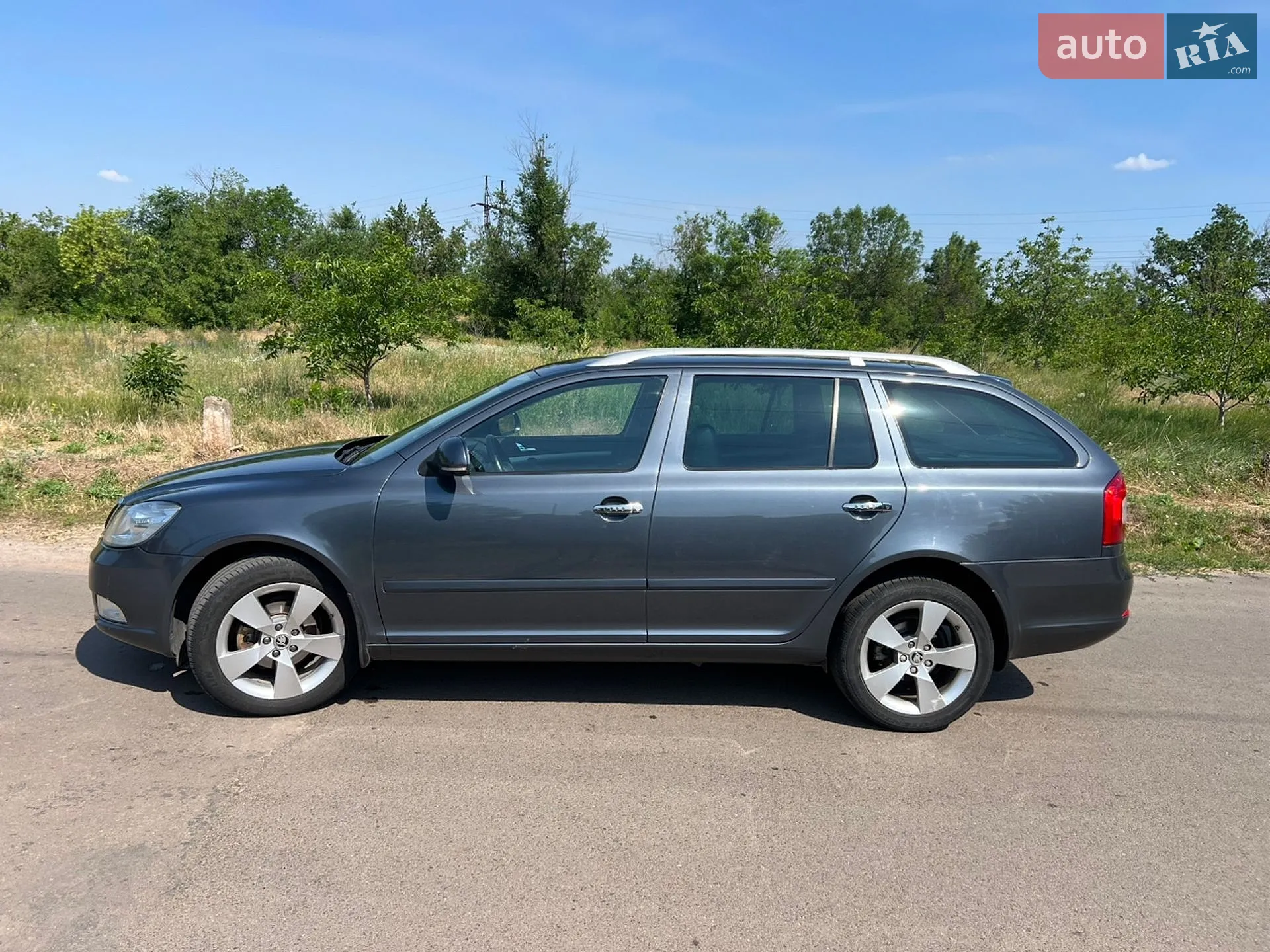 2010 Skoda Octavia - мініатюра 2