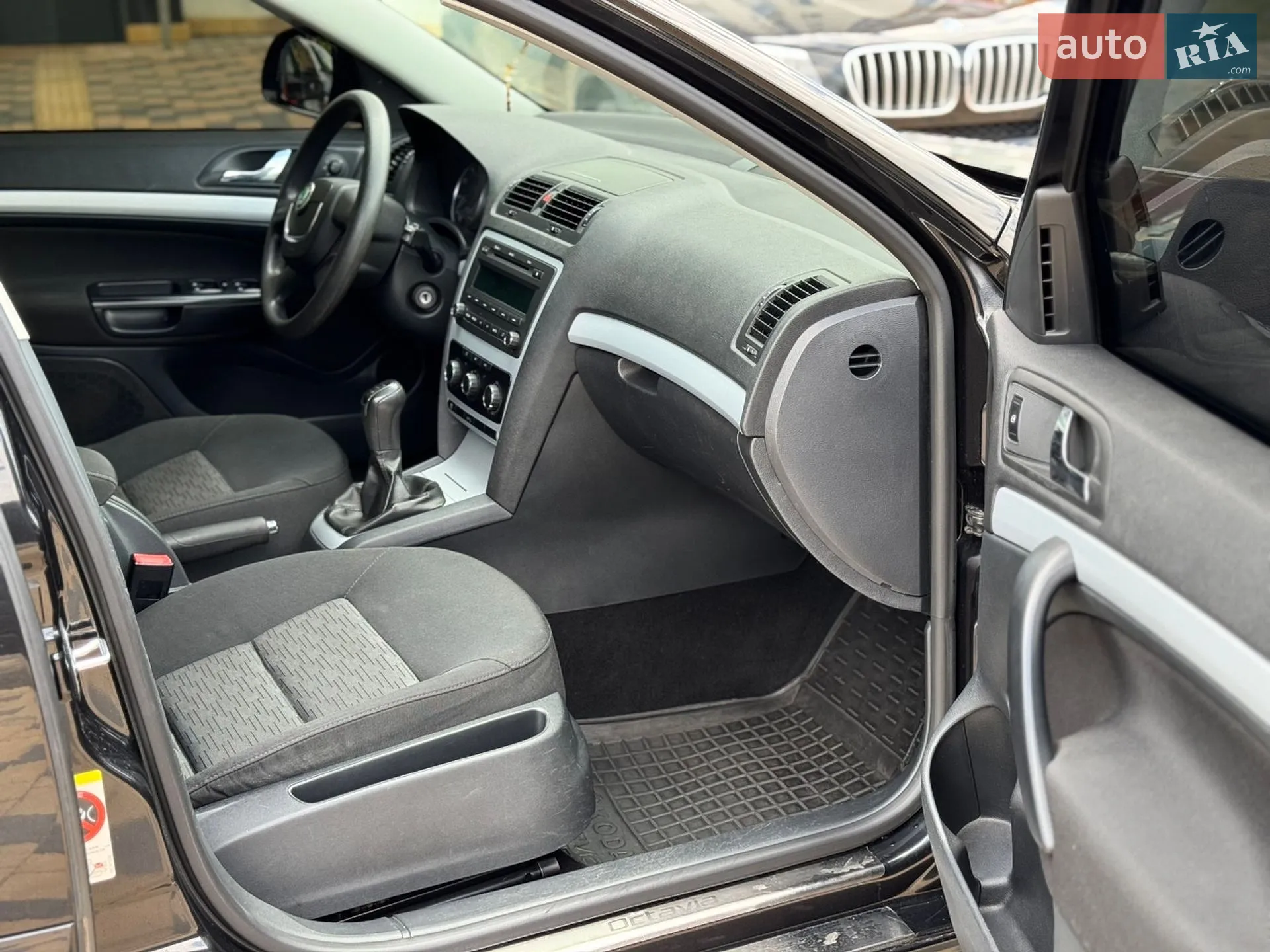 2011 Skoda Octavia - мініатюра 35