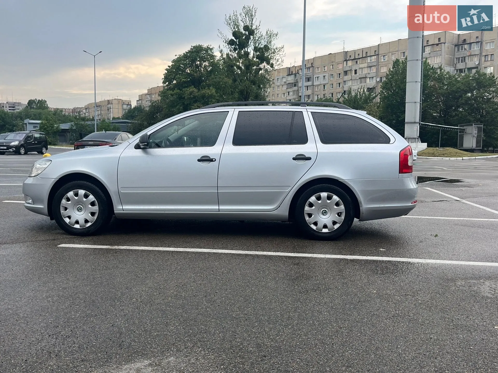 Skoda Octavia 2011 VIN TMBJT61Z3C2086859 фото оголошення 2 з 12