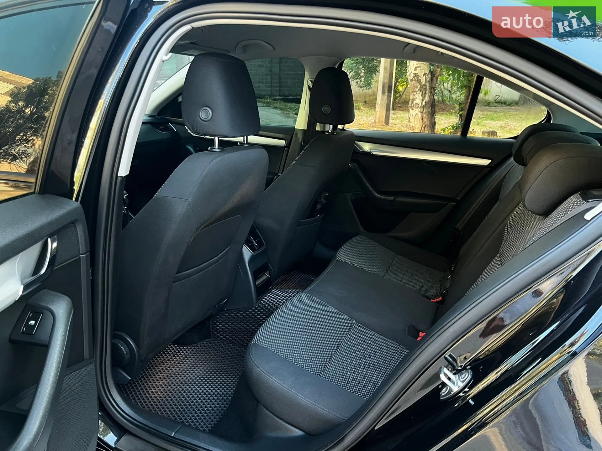 Skoda Octavia 2017 VIN Y6UAC2NE3HB007262 фото оголошення 11 з 13