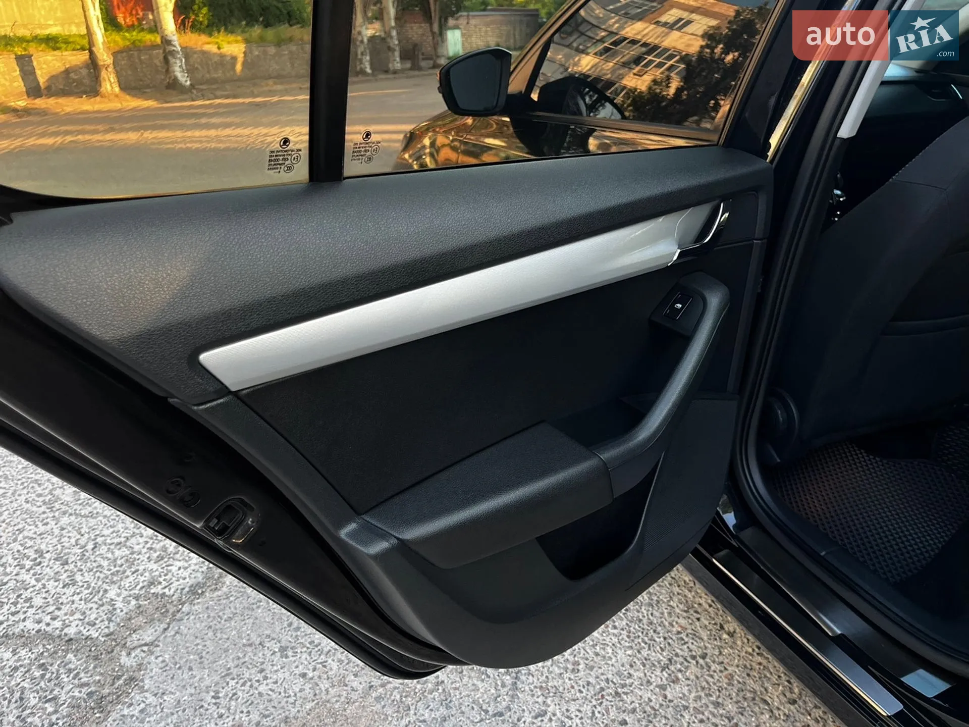Skoda Octavia 2017 VIN Y6UAC2NE3HB007262 фото оголошення 12 з 13
