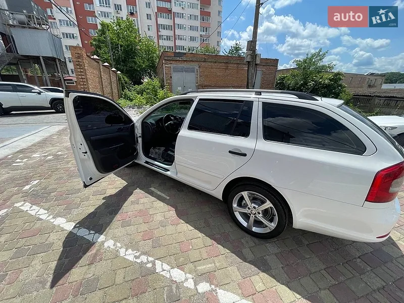 Skoda Octavia 2011 VIN TMBTTC1Z9C2024762 фото оголошення 9 з 57