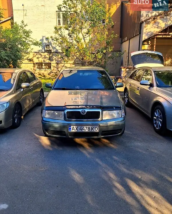 Skoda Octavia 2001 VIN TMBGE41UX22547874 фото оголошення 4 з 46