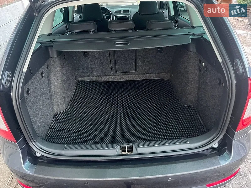 Skoda Octavia 2010 VIN TMBKE61Z2B2082900 фото оголошення 9 з 52