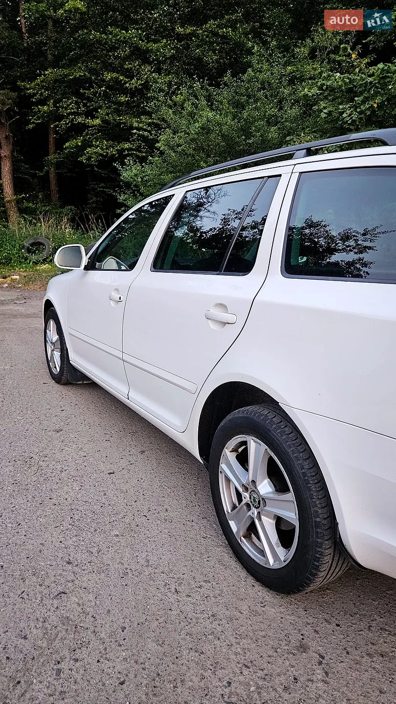 2010 Skoda Octavia - мініатюра 31