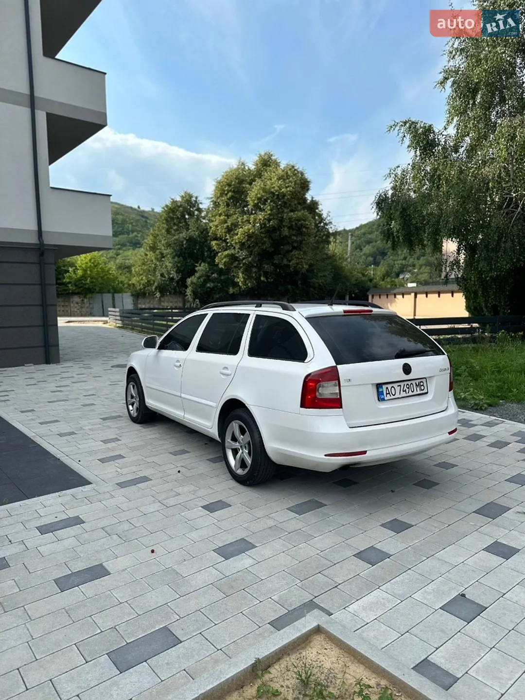 2010 Skoda Octavia - мініатюра 8