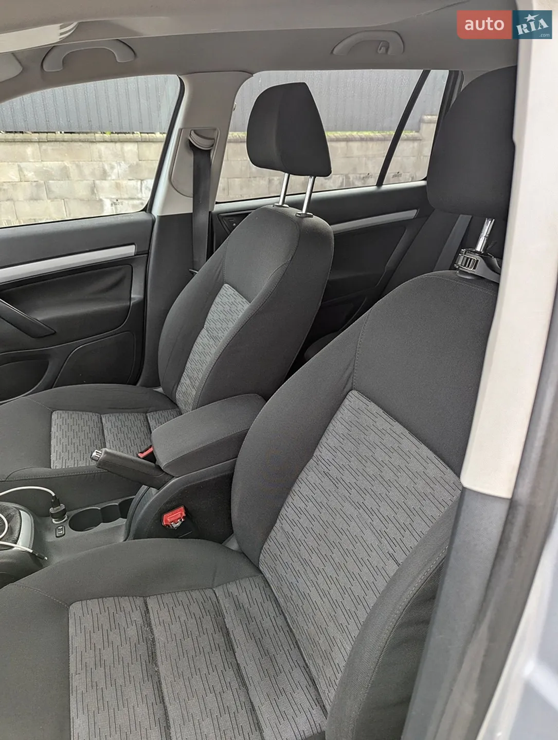 2010 Skoda Octavia - мініатюра 15