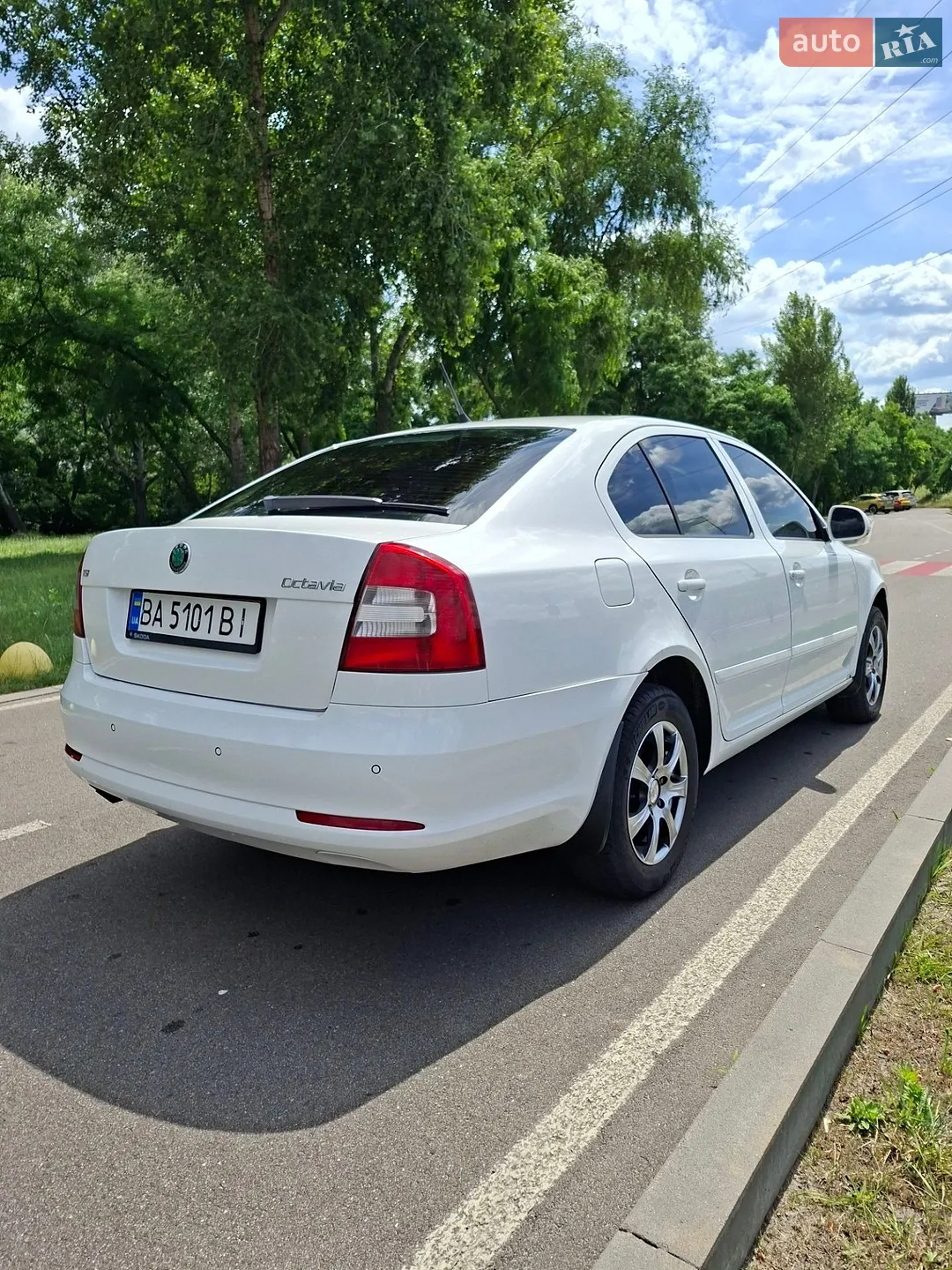 2011 Skoda Octavia - мініатюра 2