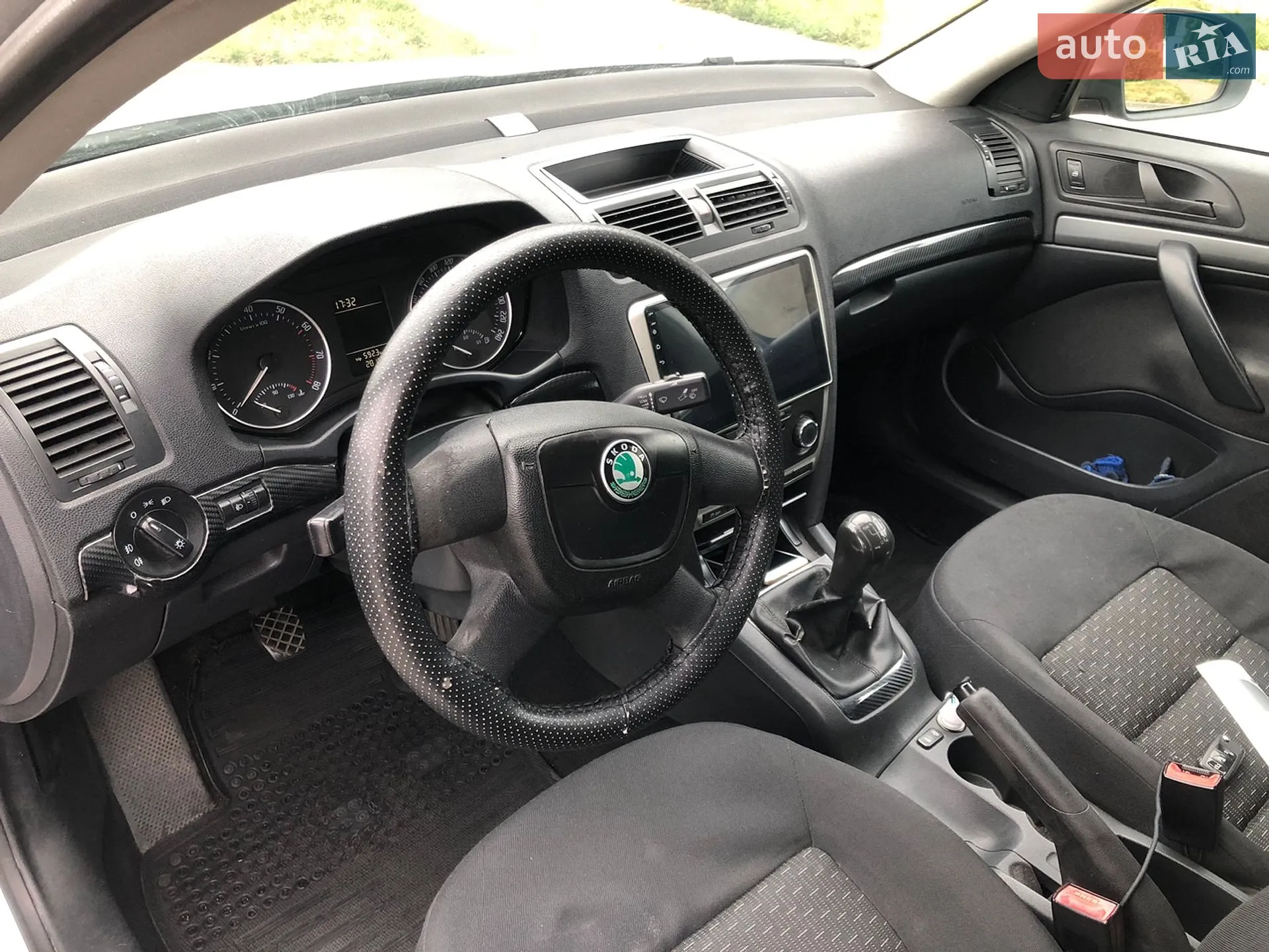 2010 Skoda Octavia - мініатюра 8