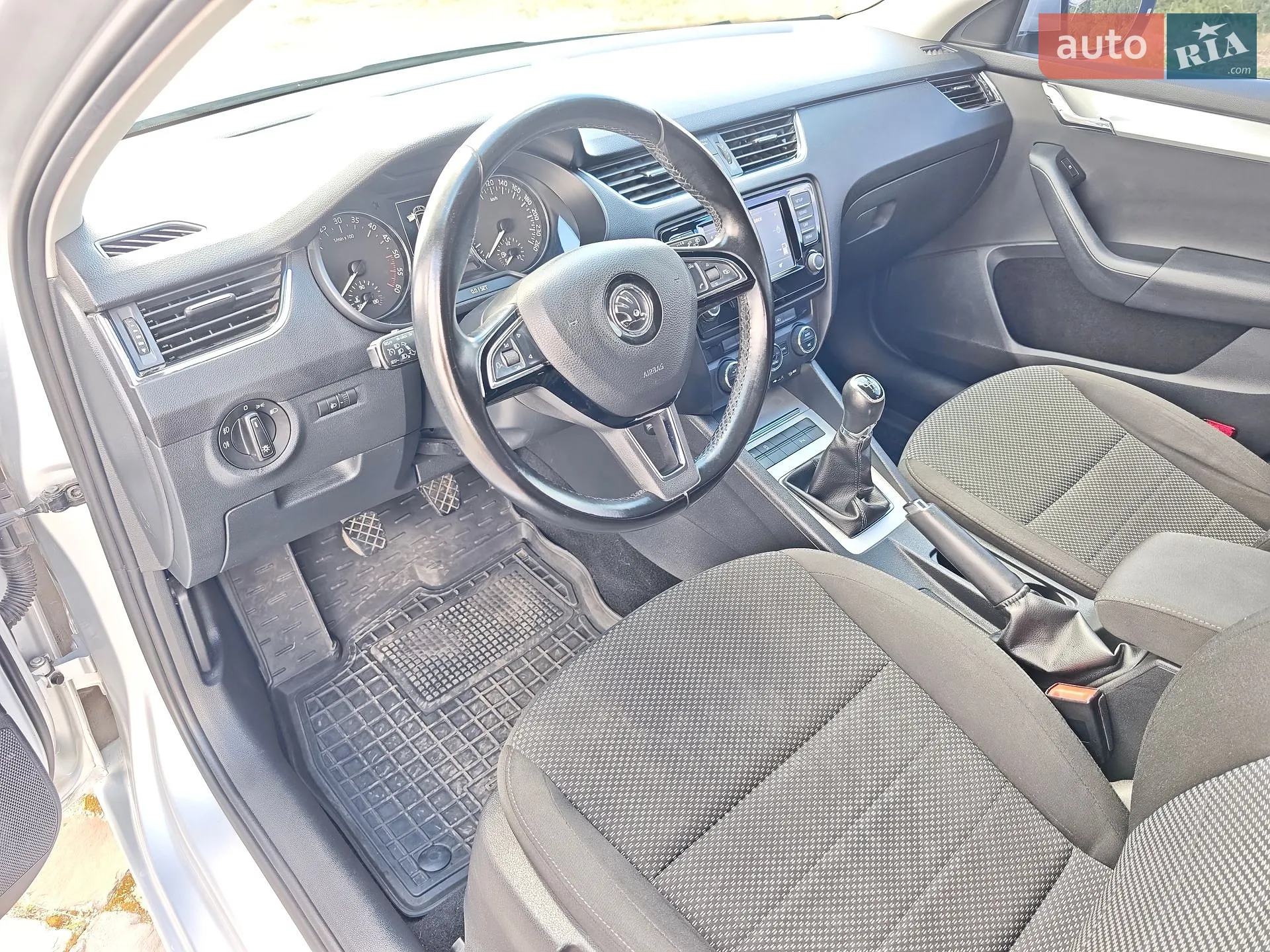 2016 Skoda Octavia - мініатюра 12