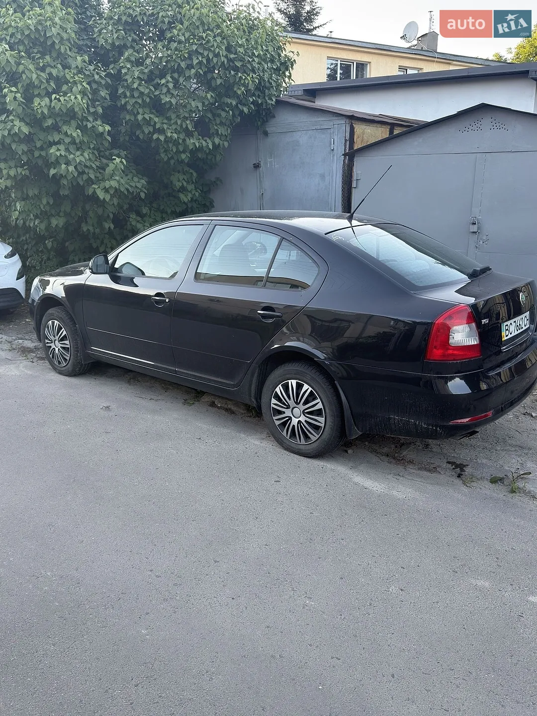 2010 Skoda Octavia - мініатюра 2