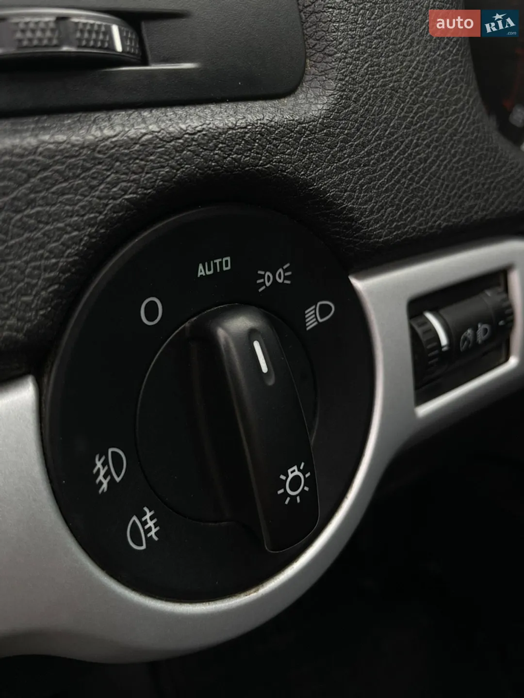 2010 Skoda Octavia - мініатюра 19