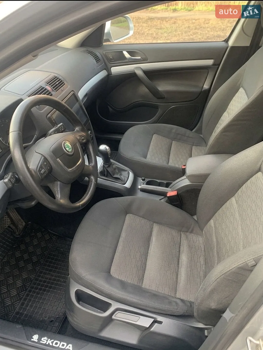 2010 Skoda Octavia - мініатюра 3
