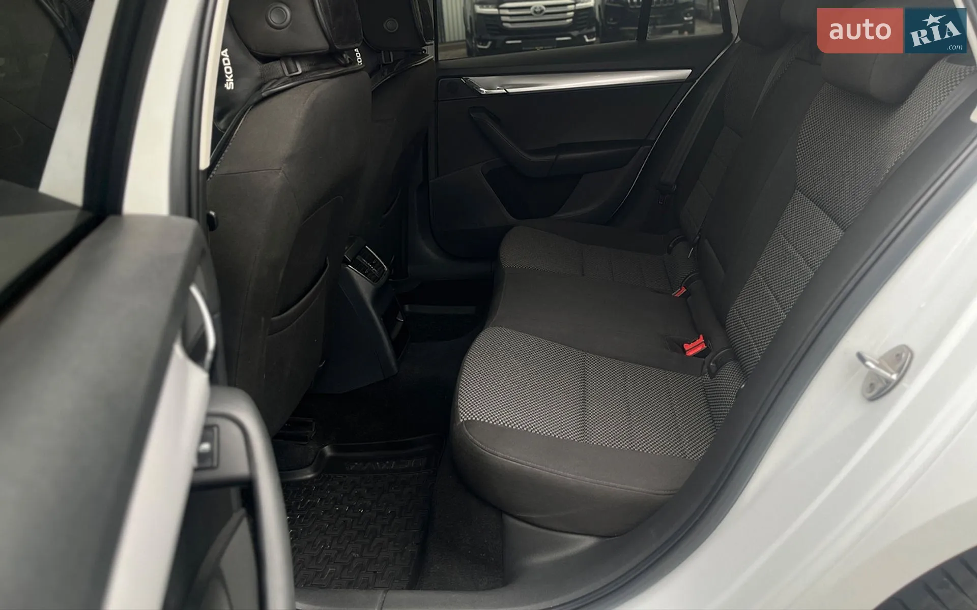 2015 Skoda Octavia - мініатюра 22
