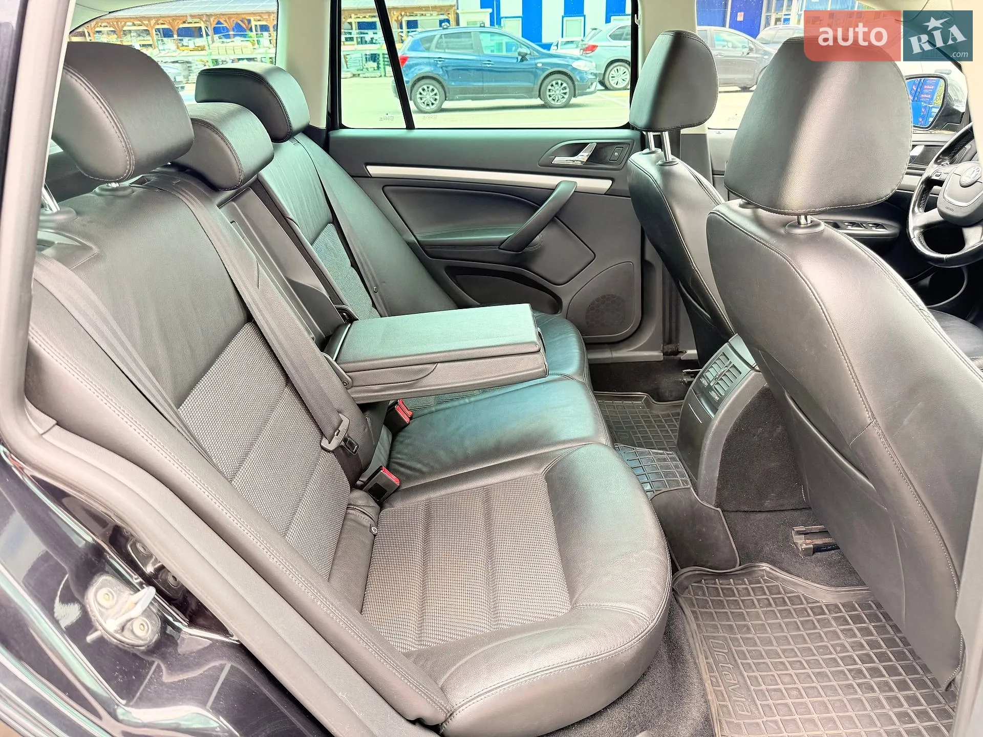 2010 Skoda Octavia - мініатюра 58