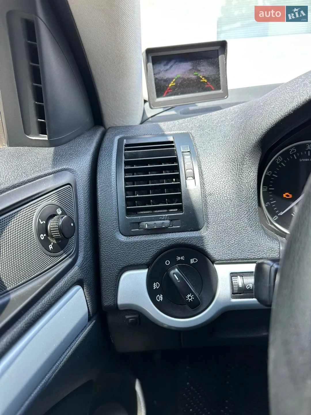 2010 Skoda Octavia - мініатюра 12